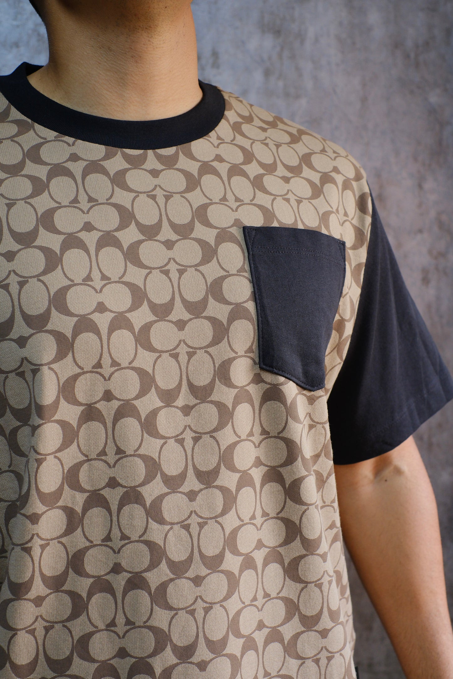 Camiseta COA Café Bolsillo Negro