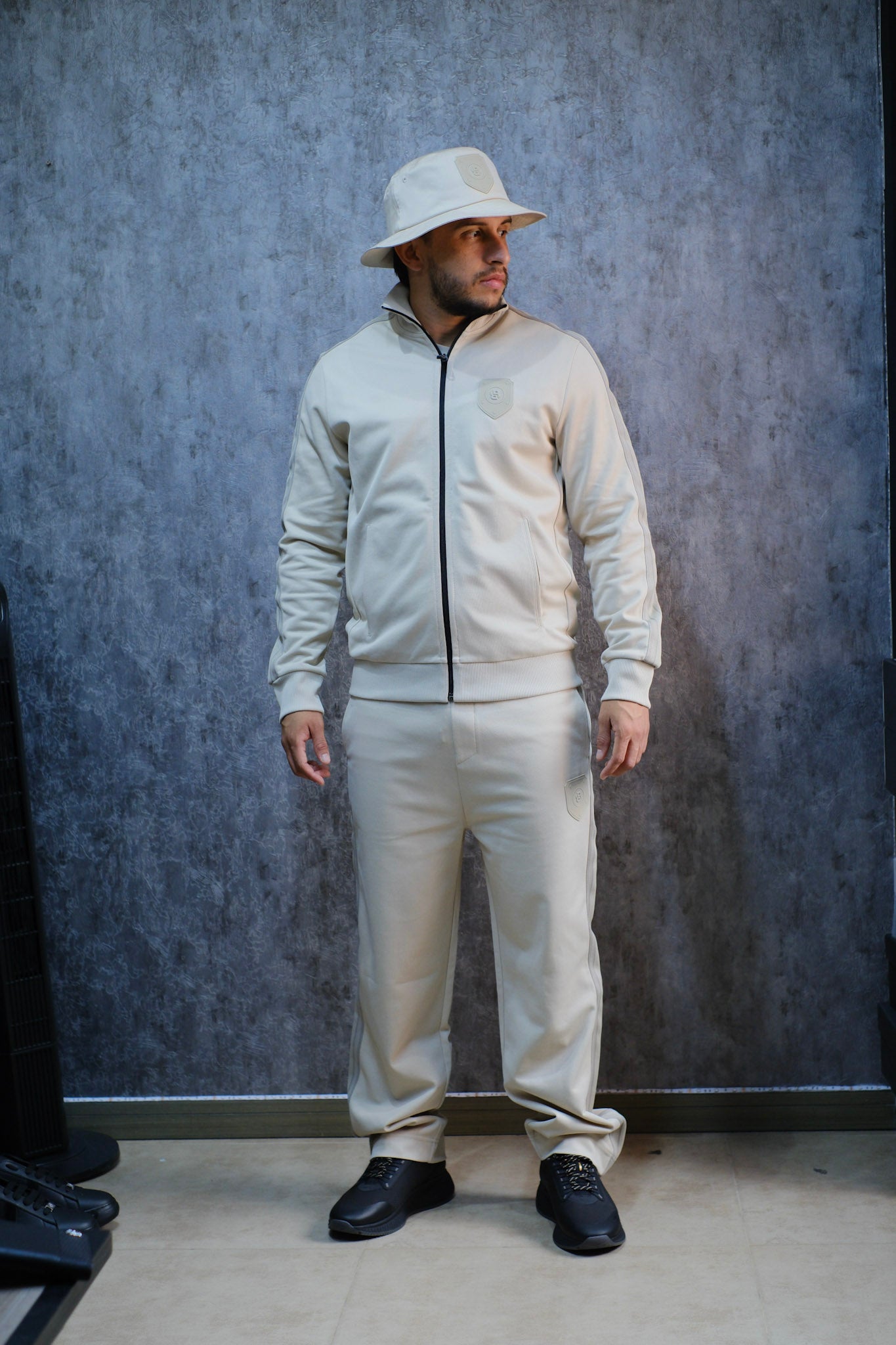 Sudadera HUG Beige 2026