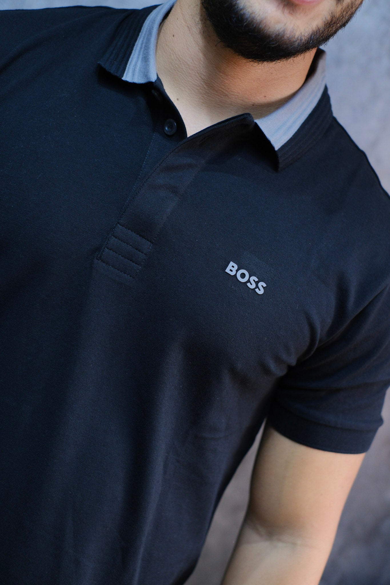 Polo HUG Negra Regular Fit