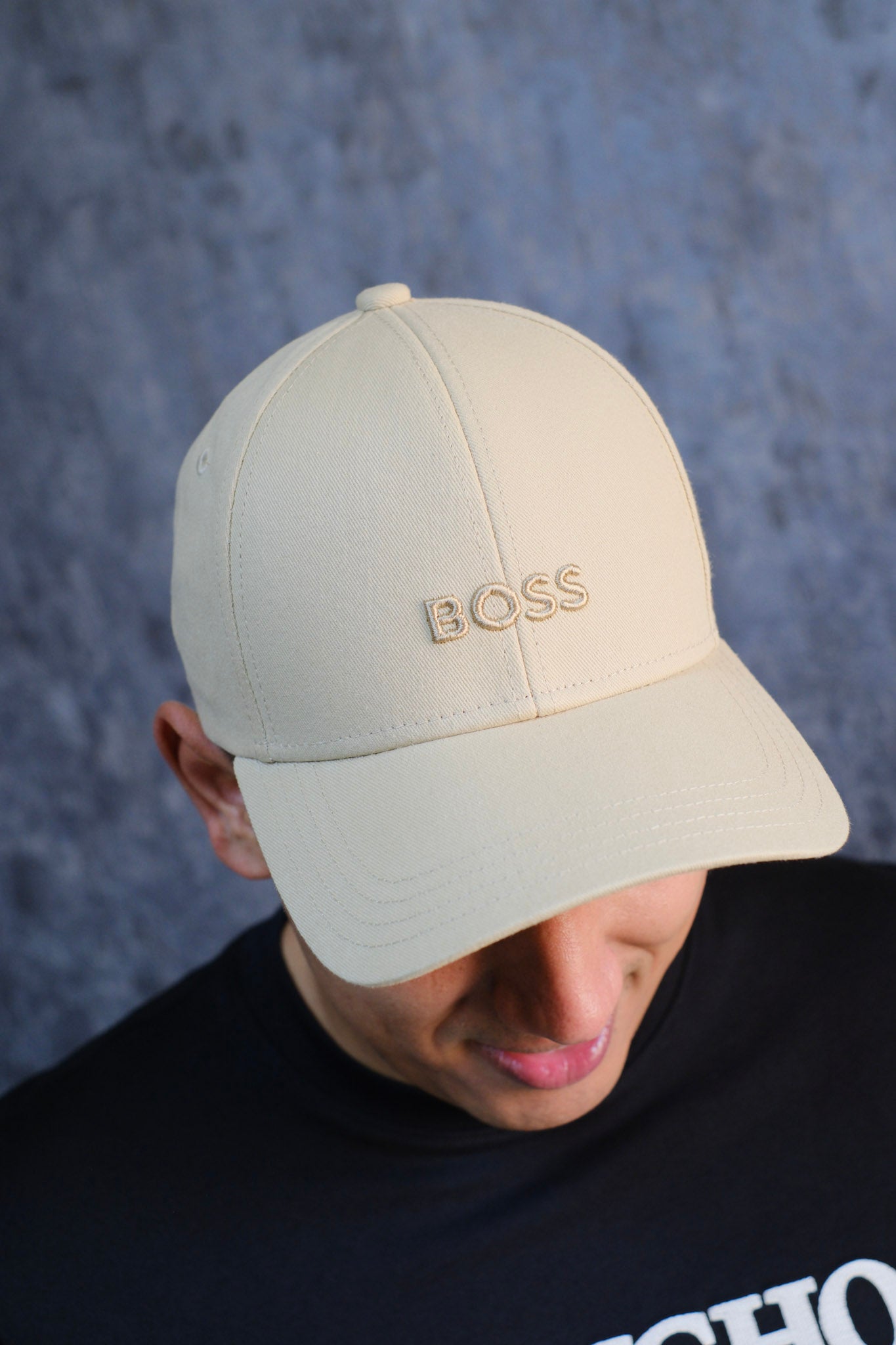 Gorra HUG Beige 2026