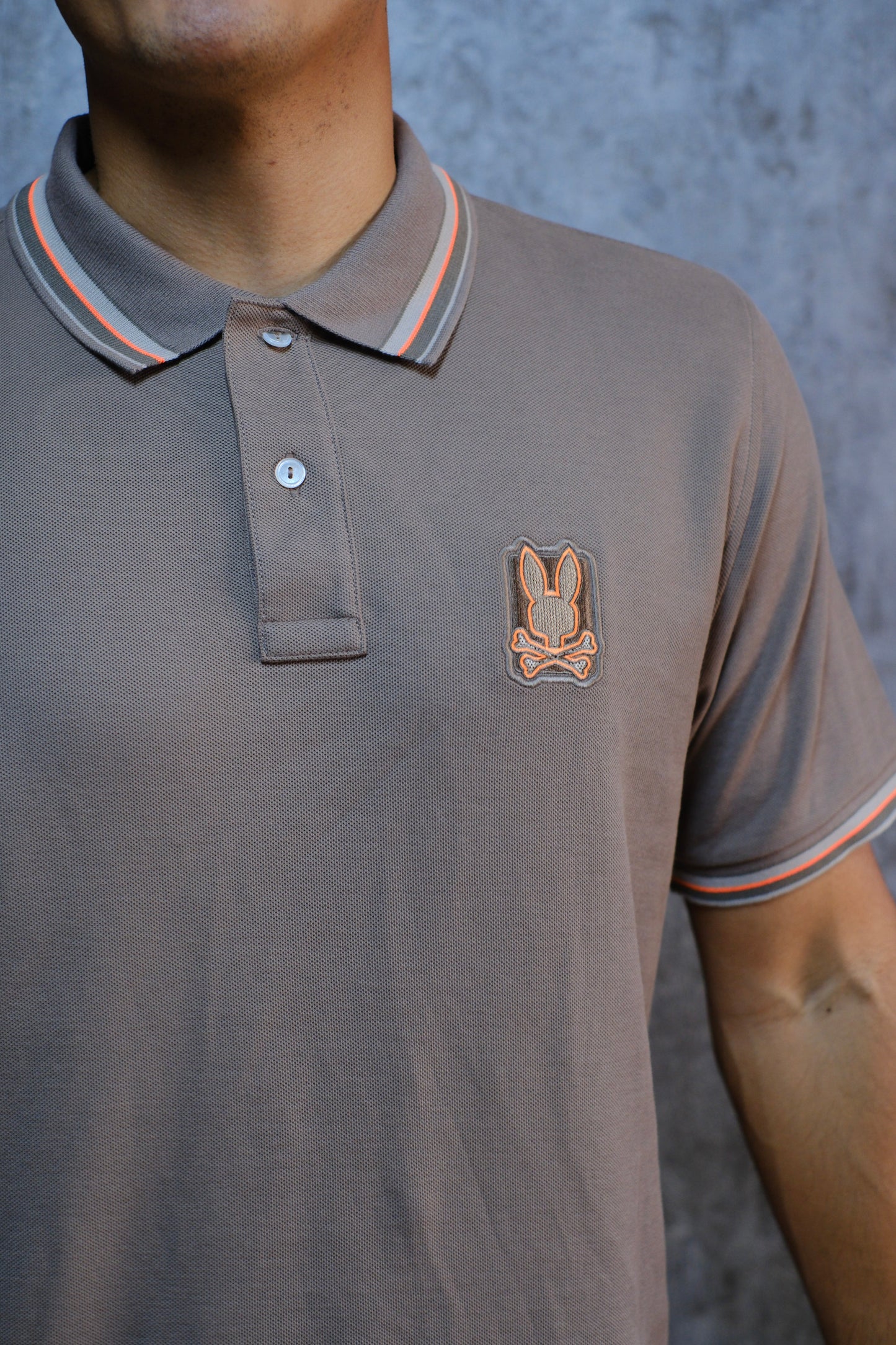 Polo PSY Beige Linea Naranja Regular Fit