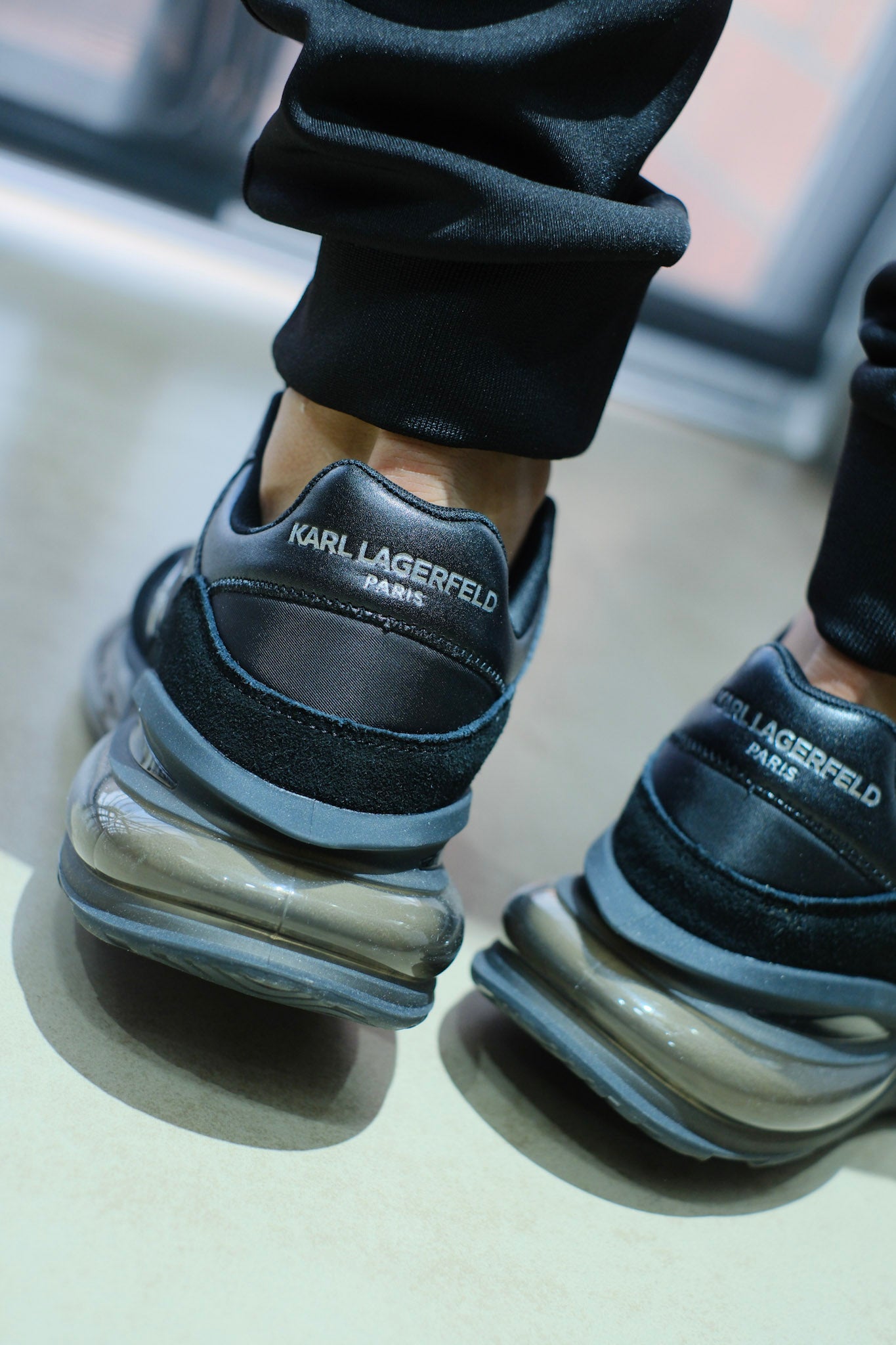 Tenis KAR Negro