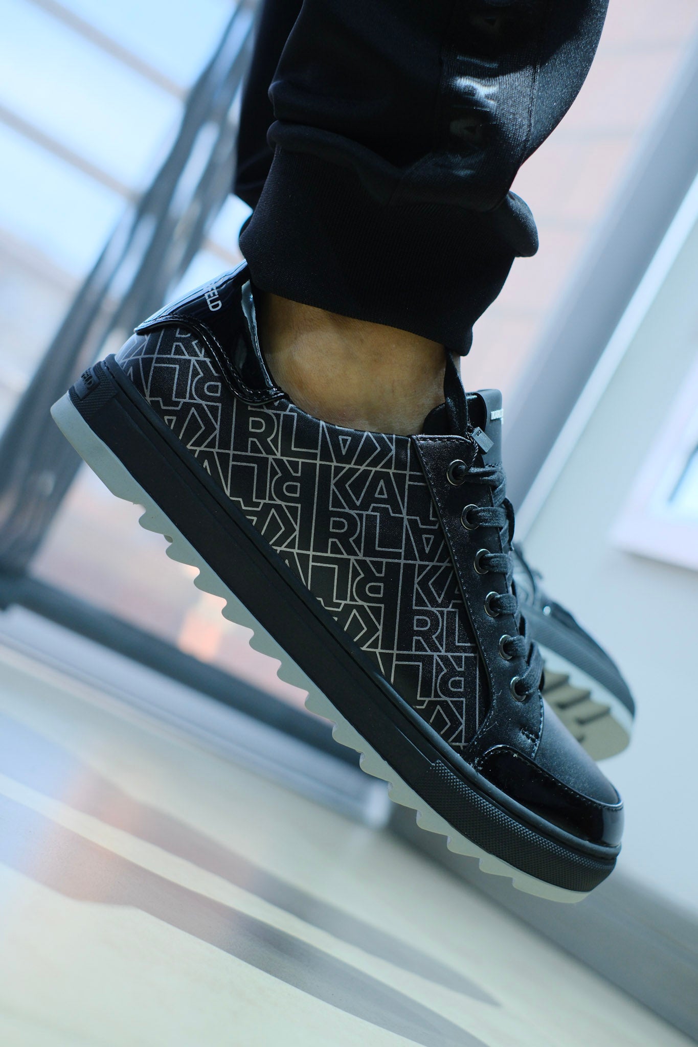 Tenis KAR Negros