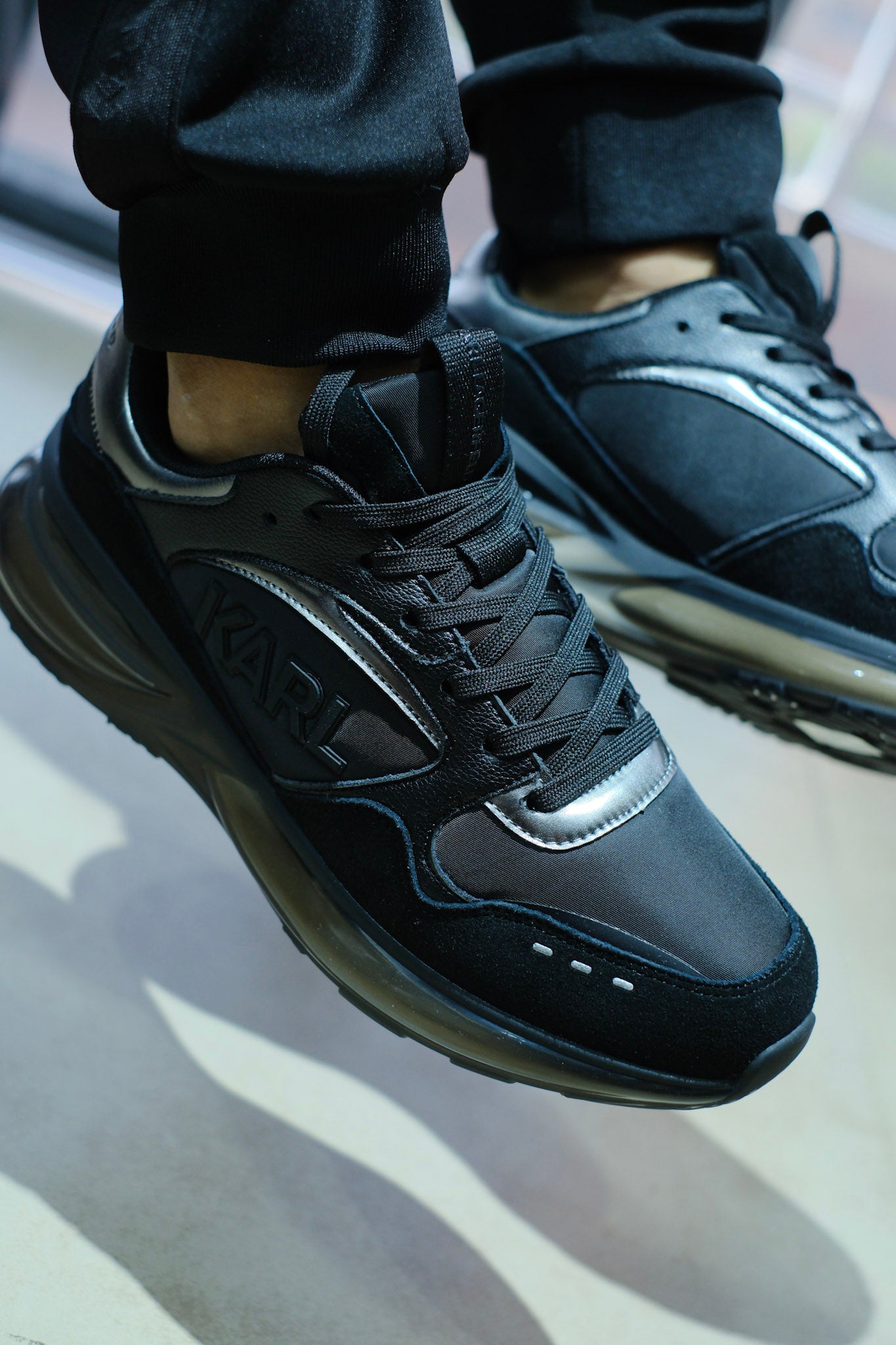 Tenis KAR Negro