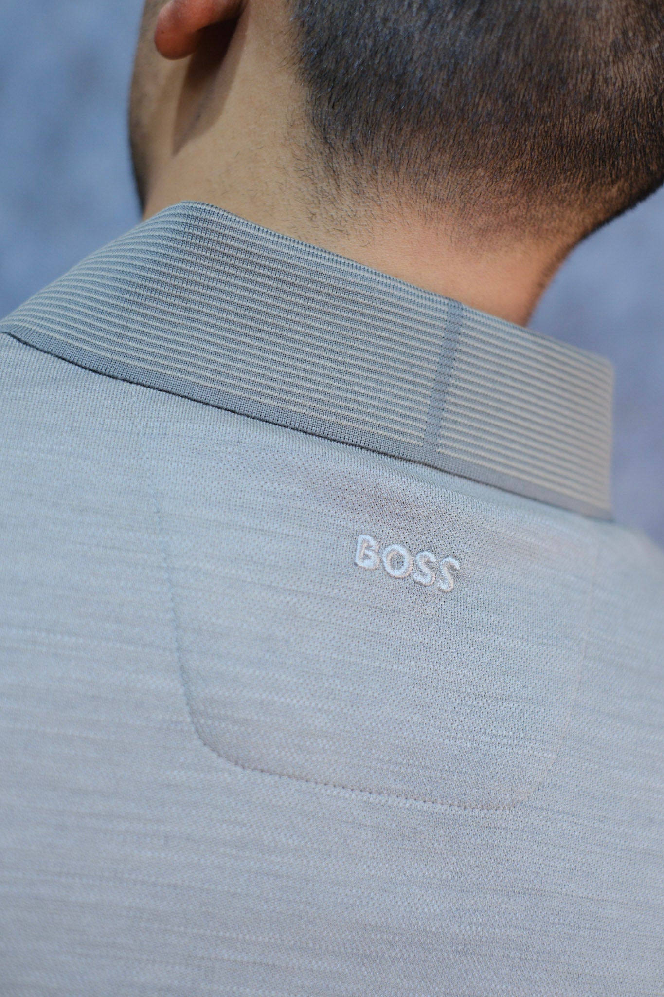 Polo HUG Regular Fit Colaboración Aston Martin 2026