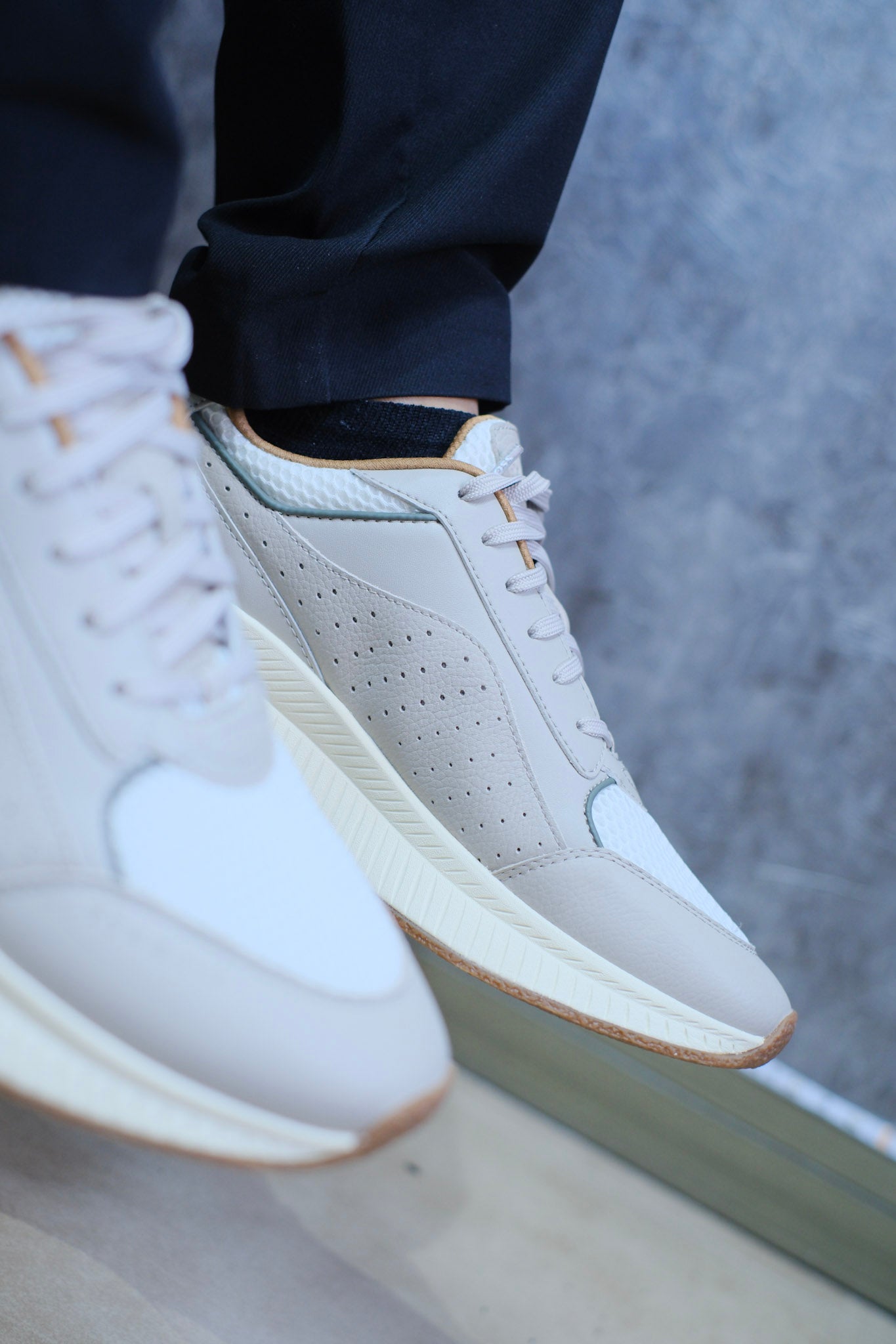 Tenis HUG Beige