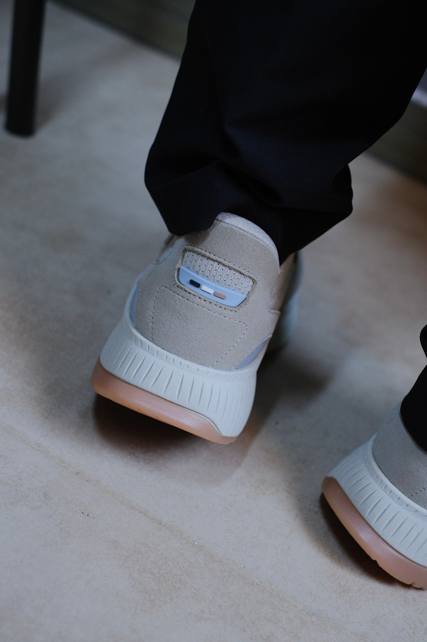 Tenis HUG Beige 2026