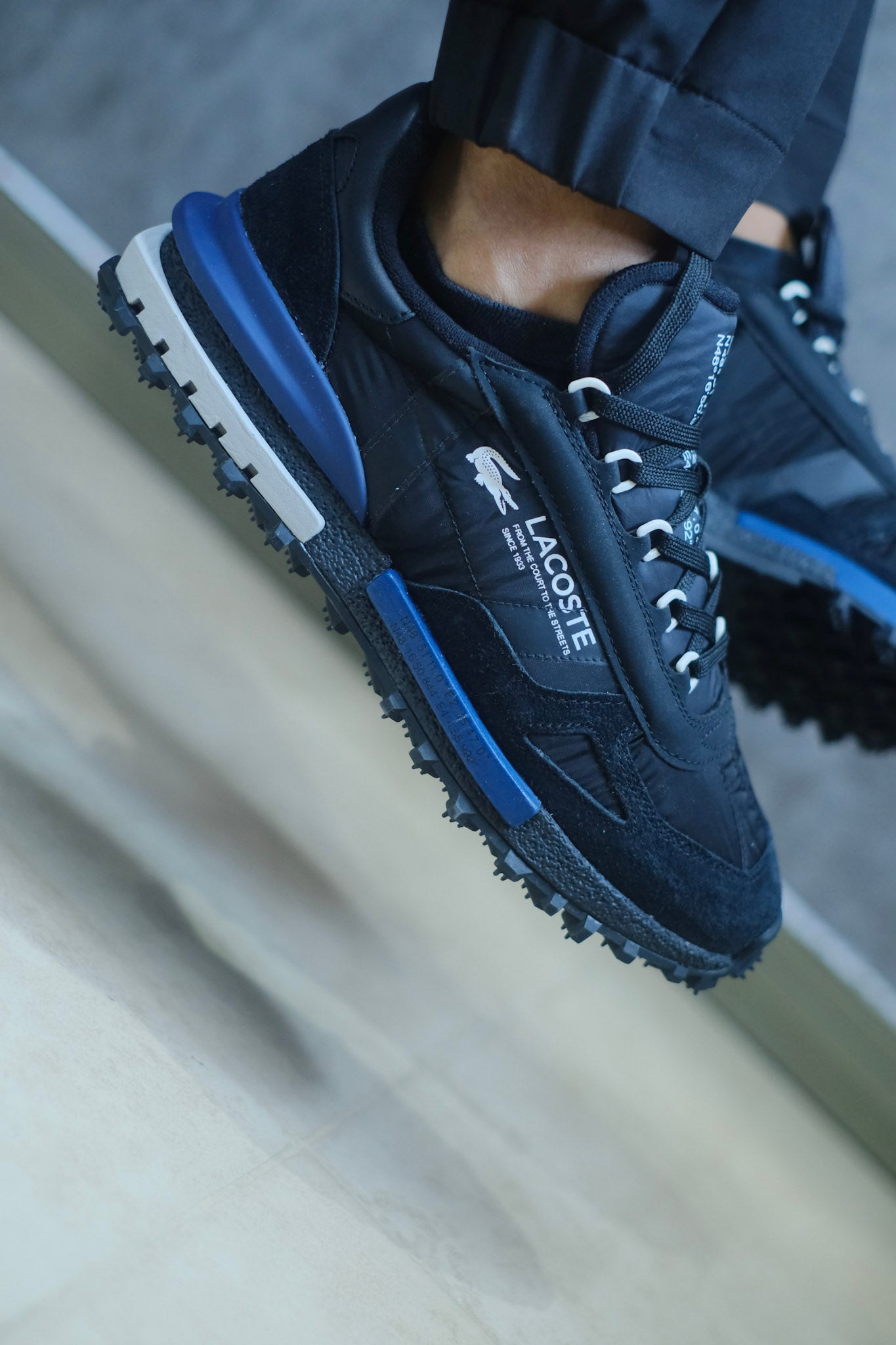 TENIS LAC NEGROS CON AZUL