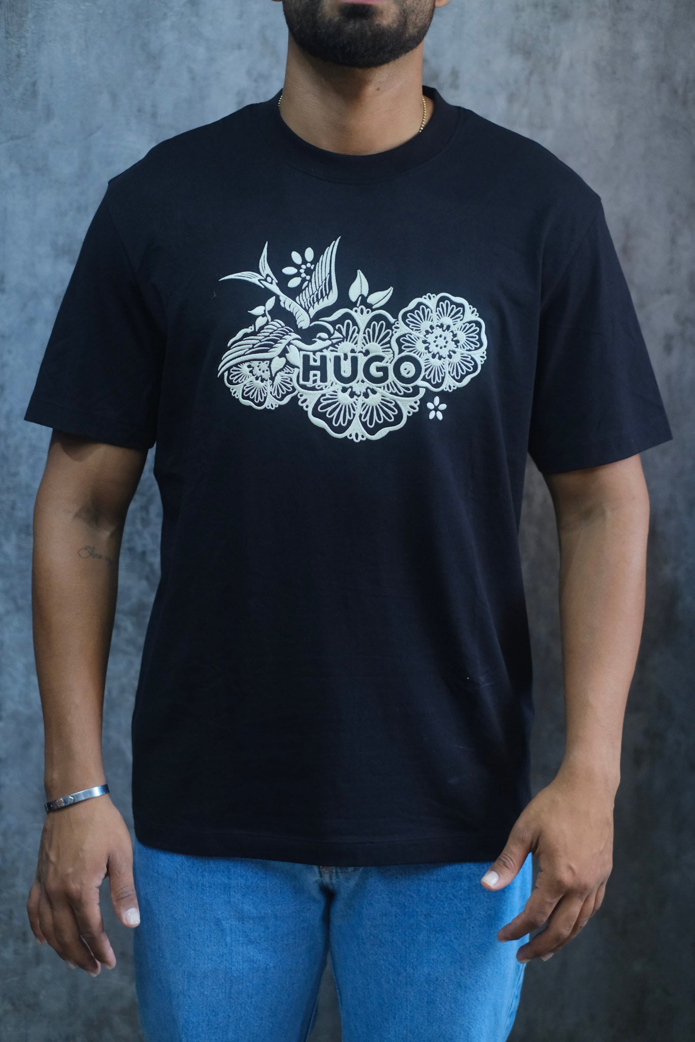 Camiseta HUG Negra