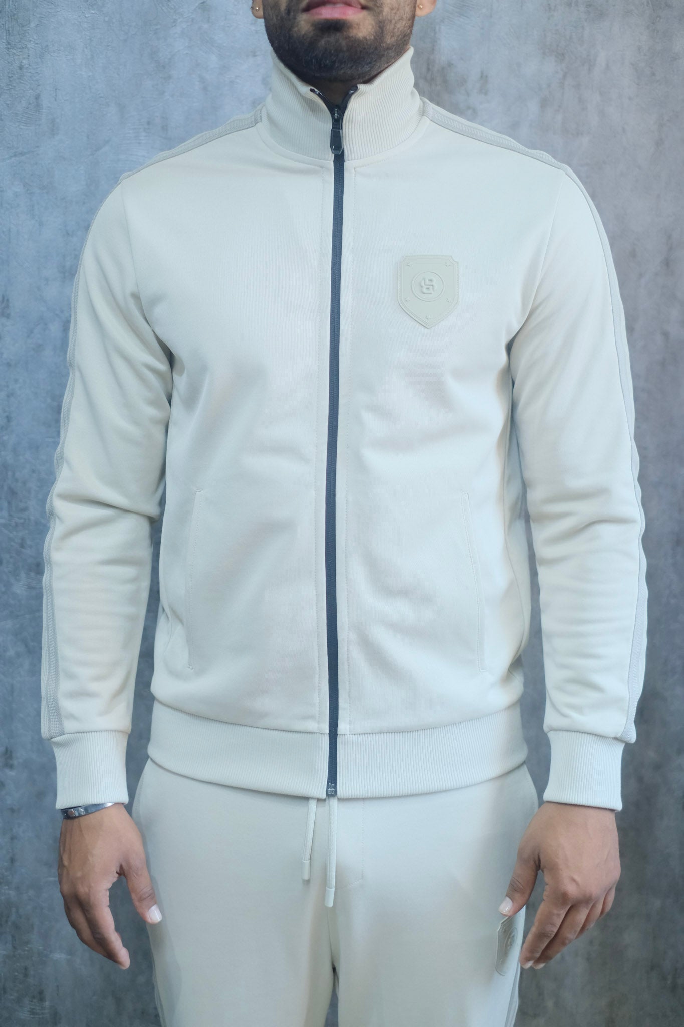 Chaqueta HUG Beige 2026
