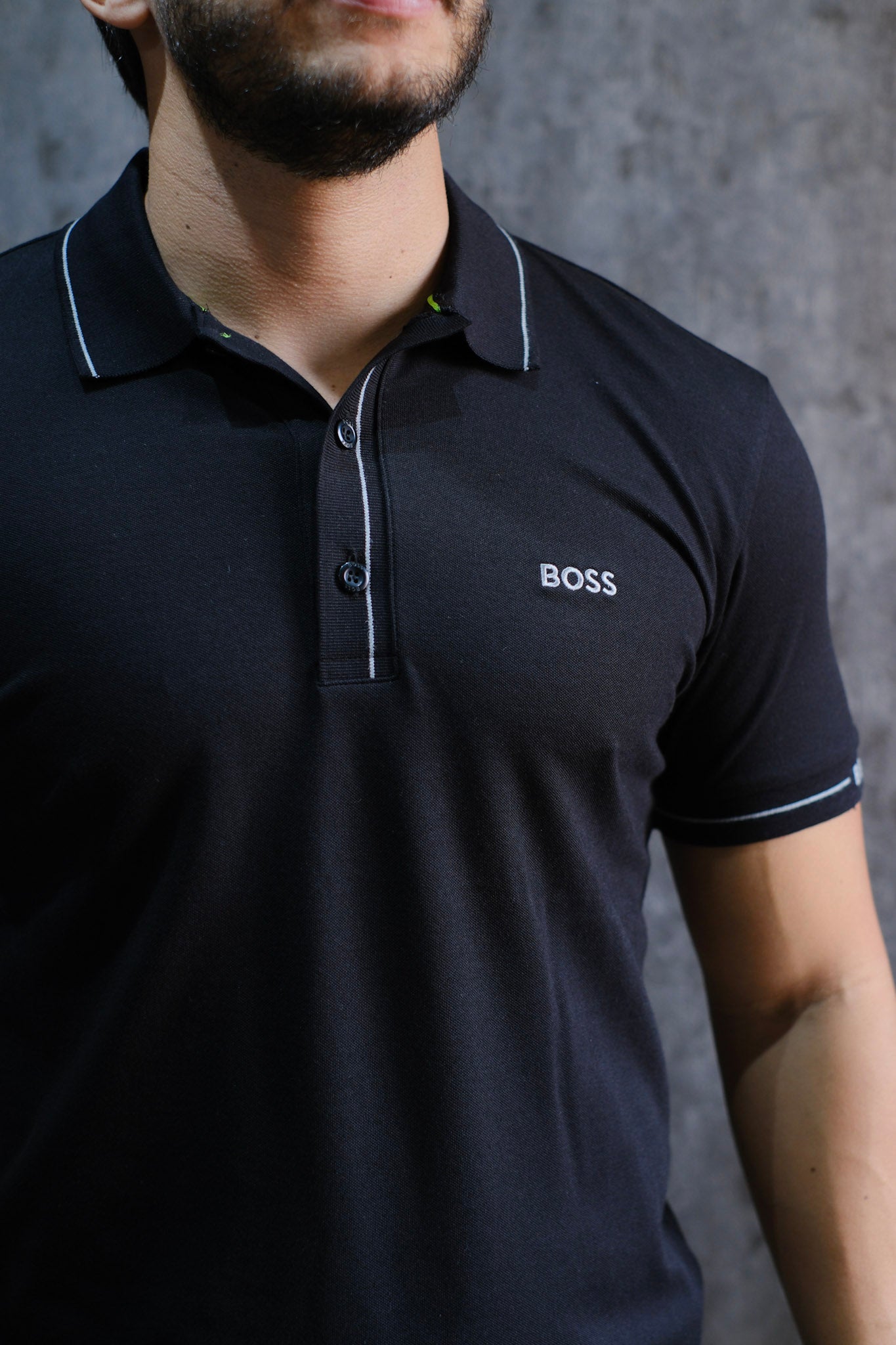 Polo Hug Negra Slim Fit 2026